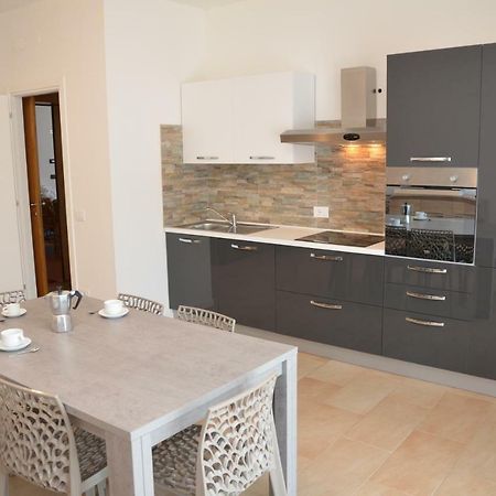 Appartement Trilocale Palazzo Garda à Garde Extérieur photo